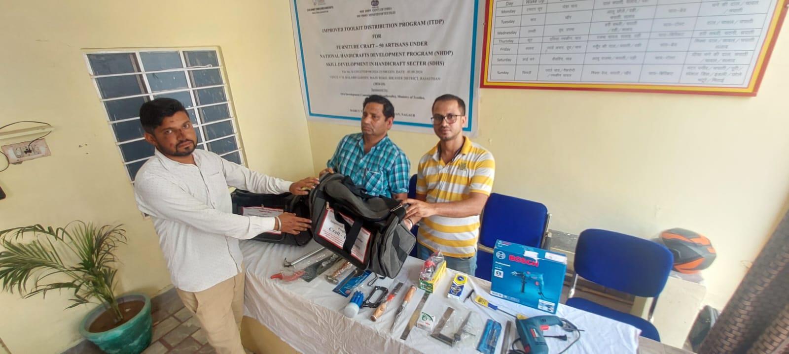 Improved Toolkit Distribution Program (ITDP) - Furniture Craft / 50 Artisans - Photo 27