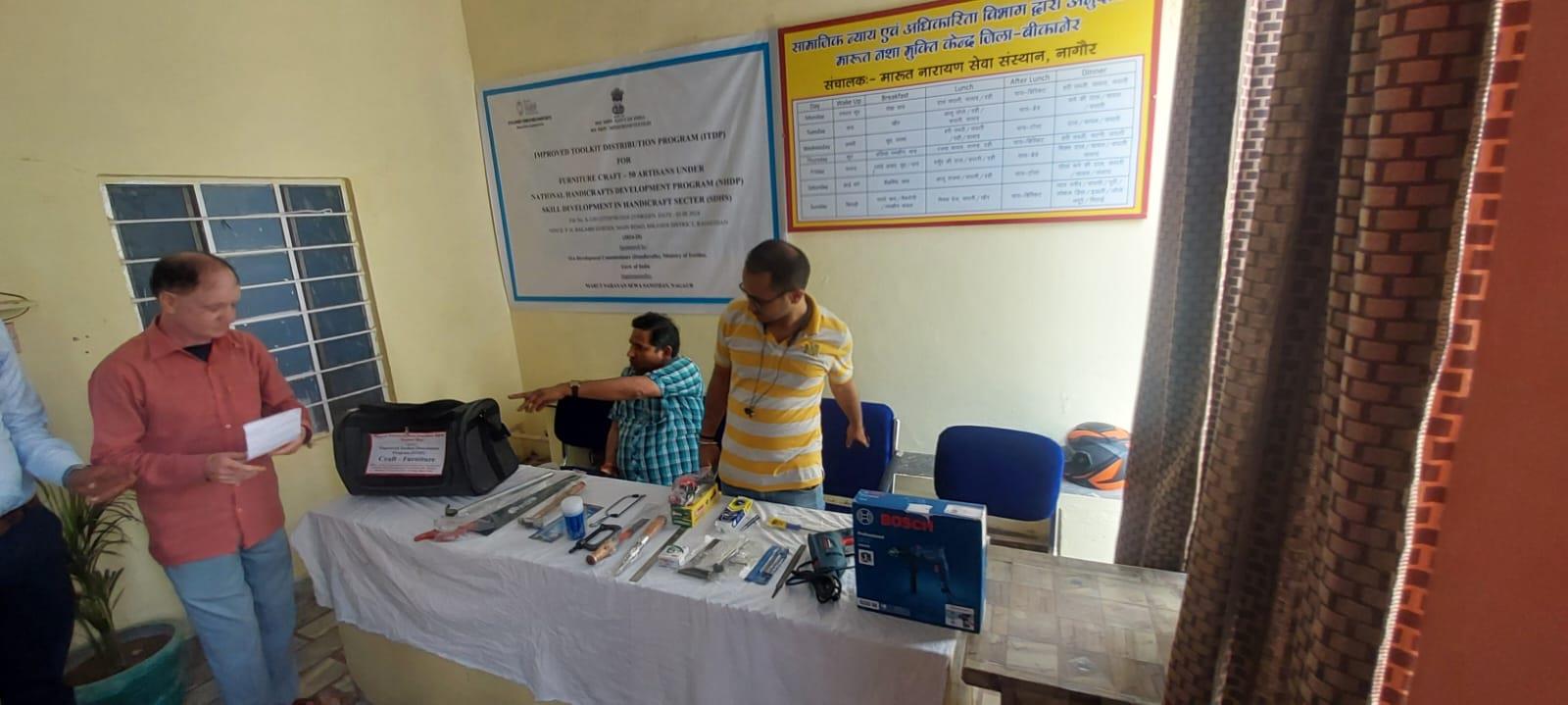 Improved Toolkit Distribution Program (ITDP) - Furniture Craft / 50 Artisans - Photo 34