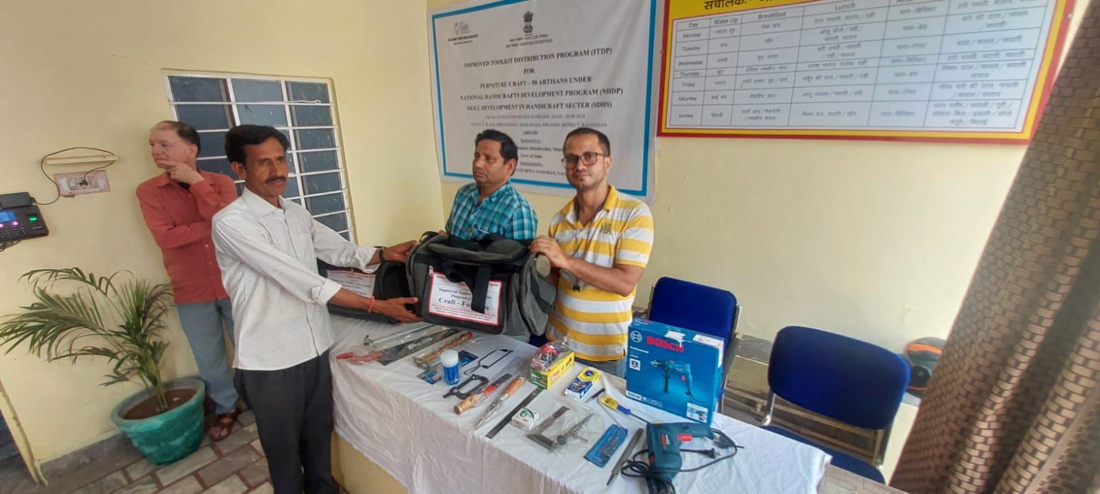 Improved Toolkit Distribution Program (ITDP) - Furniture Craft / 50 Artisans - Photo 37