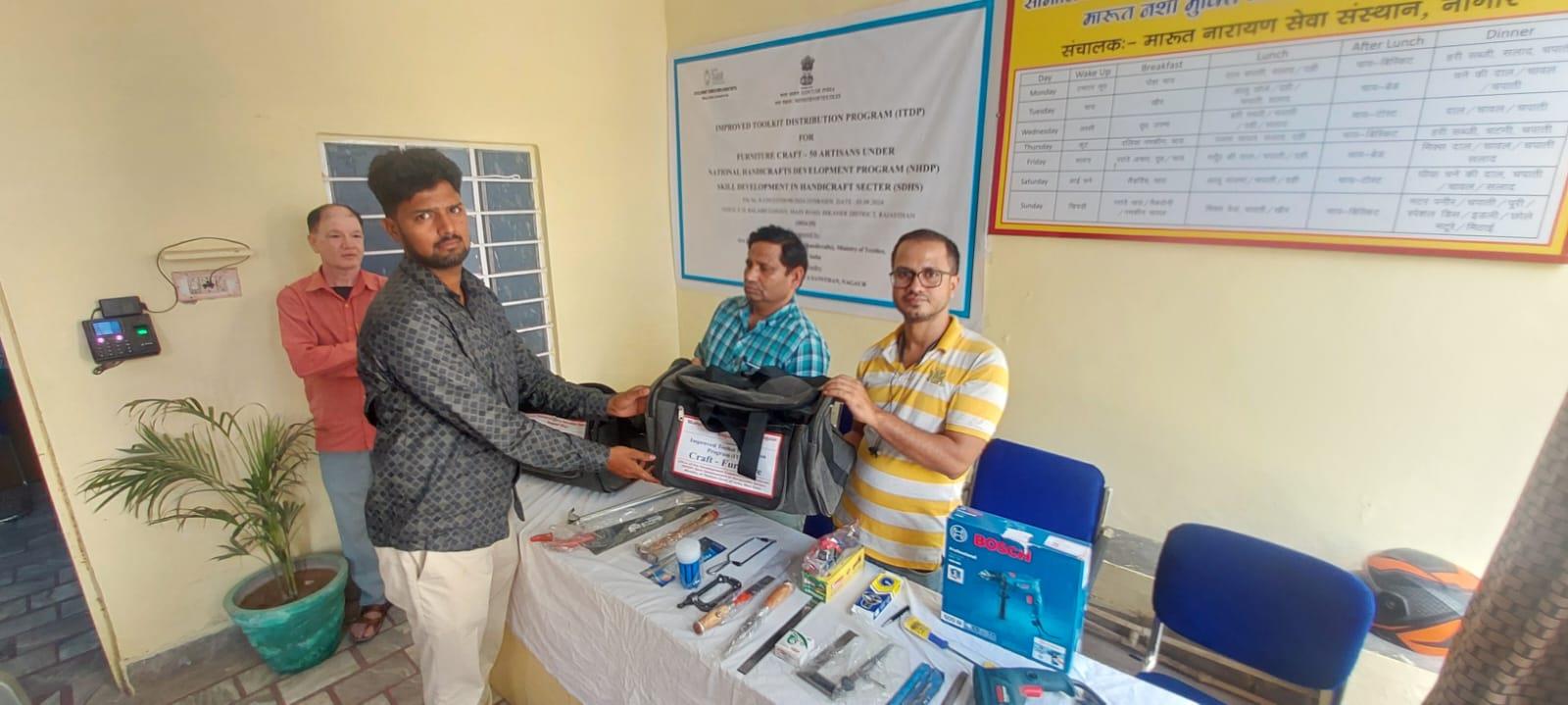 Improved Toolkit Distribution Program (ITDP) - Furniture Craft / 50 Artisans - Photo 50
